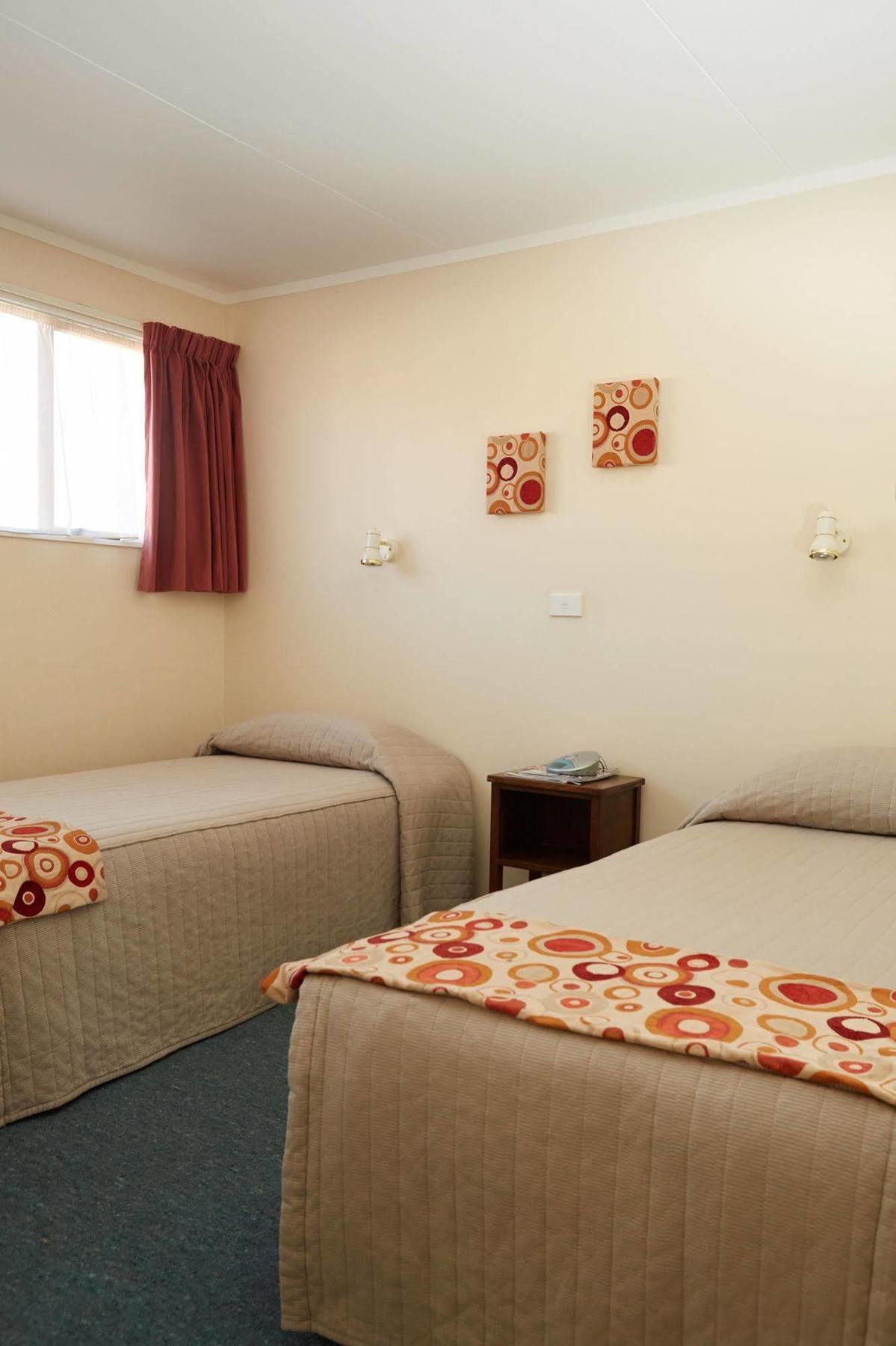 Bavarian Motel Invercargill Exterior photo