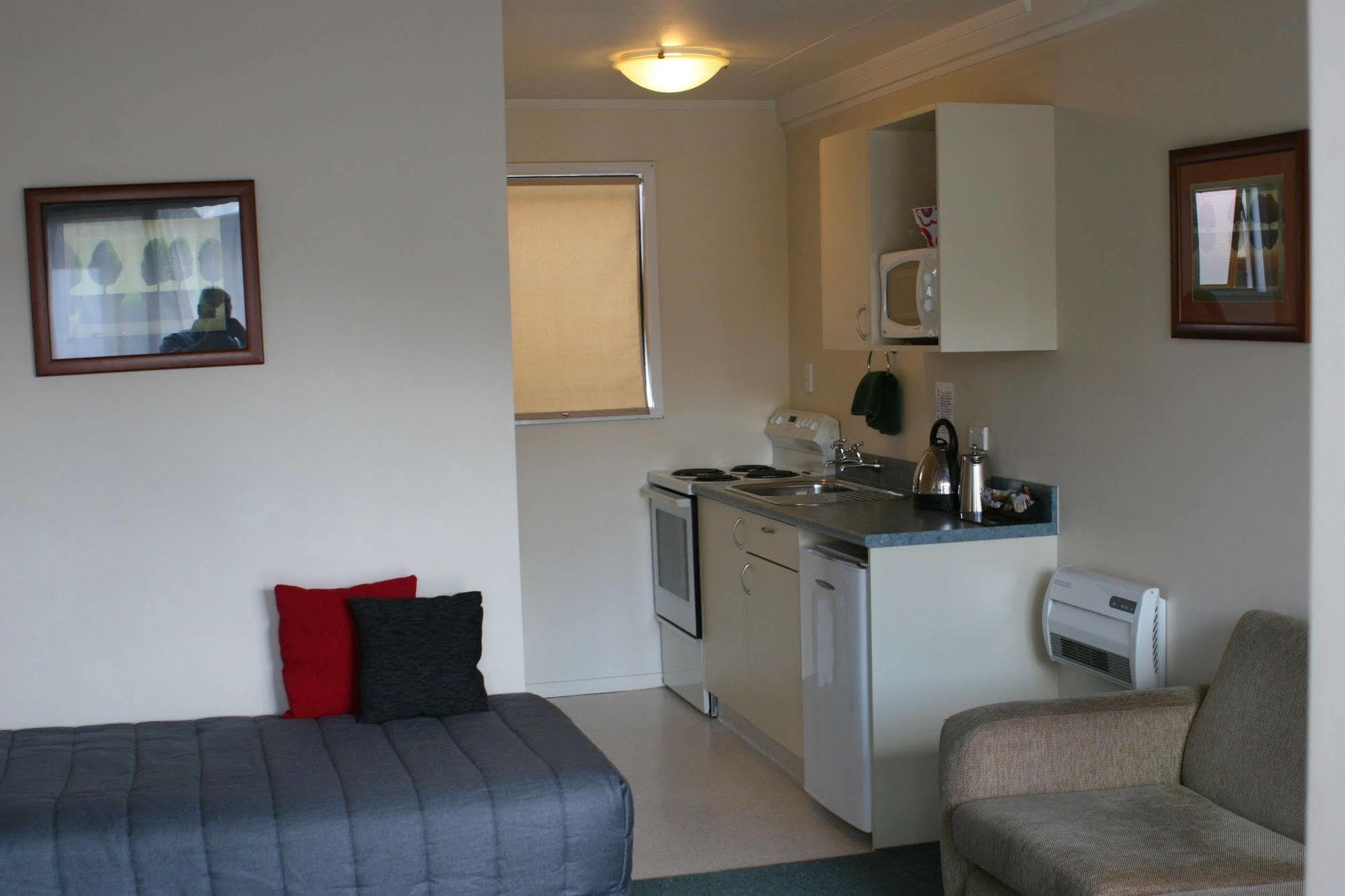 Bavarian Motel Invercargill Exterior photo